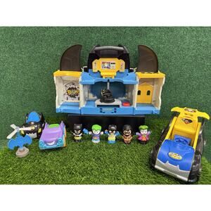 DC Super Friends Little People Deluxe Batcave Batman Joker playset Huge Lot!